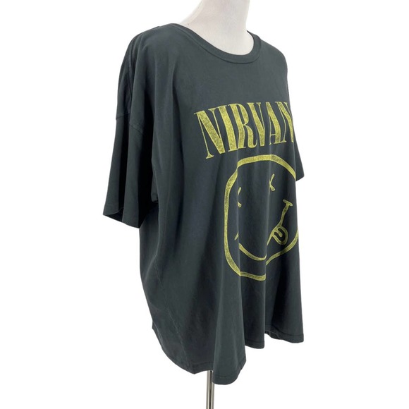 Daydreamer Womens Nirvana Smiley Face Logo Tee T-Shirt Size 2X Corporate Rock - Picture 5 of 13